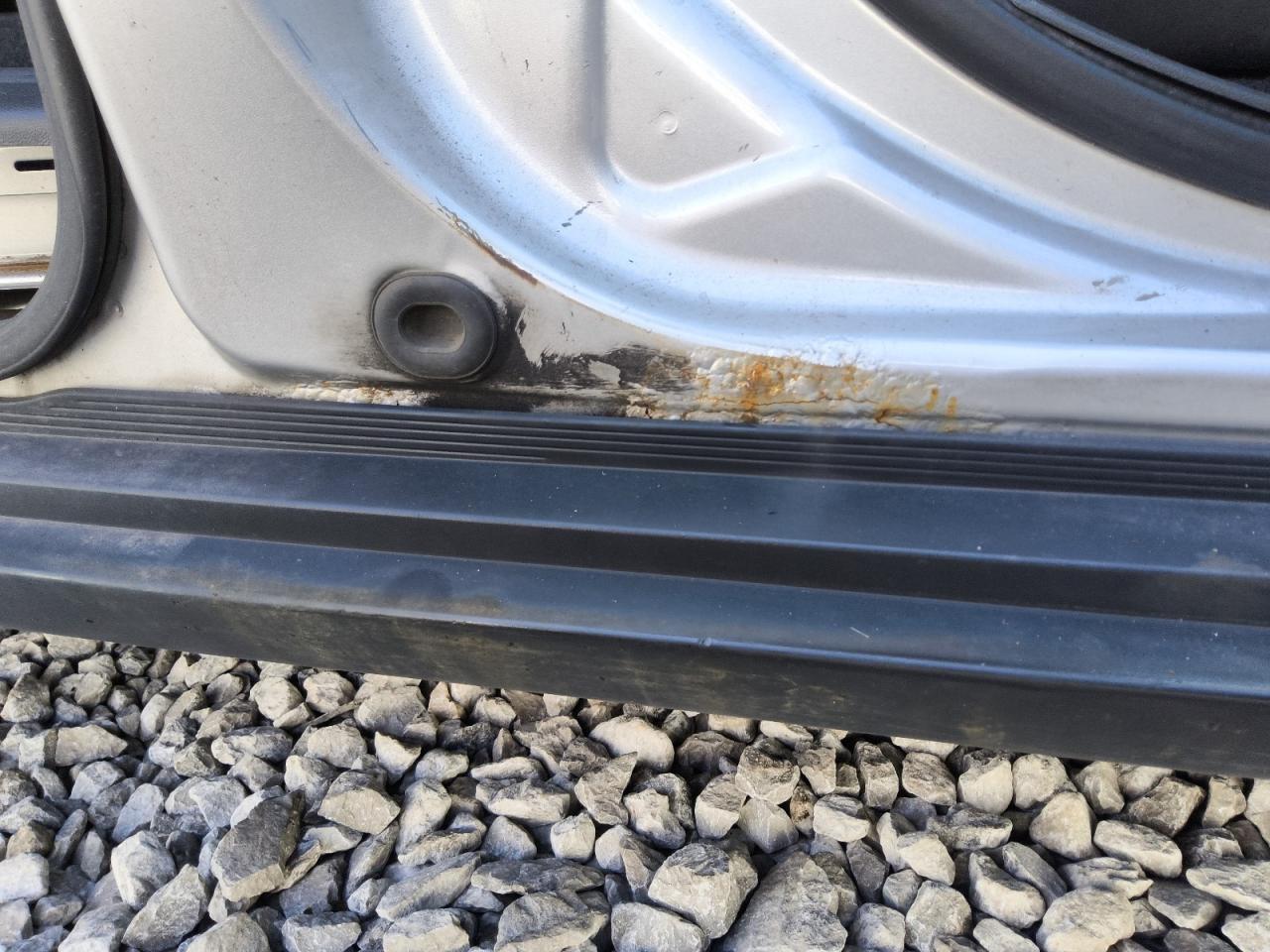 2010 Dodge Grand Caravan Se Серебряный vin: 2D4RN4DE7AR219554 Damage: Right Rocker Panel, Rust, 1 To 2 Inches
