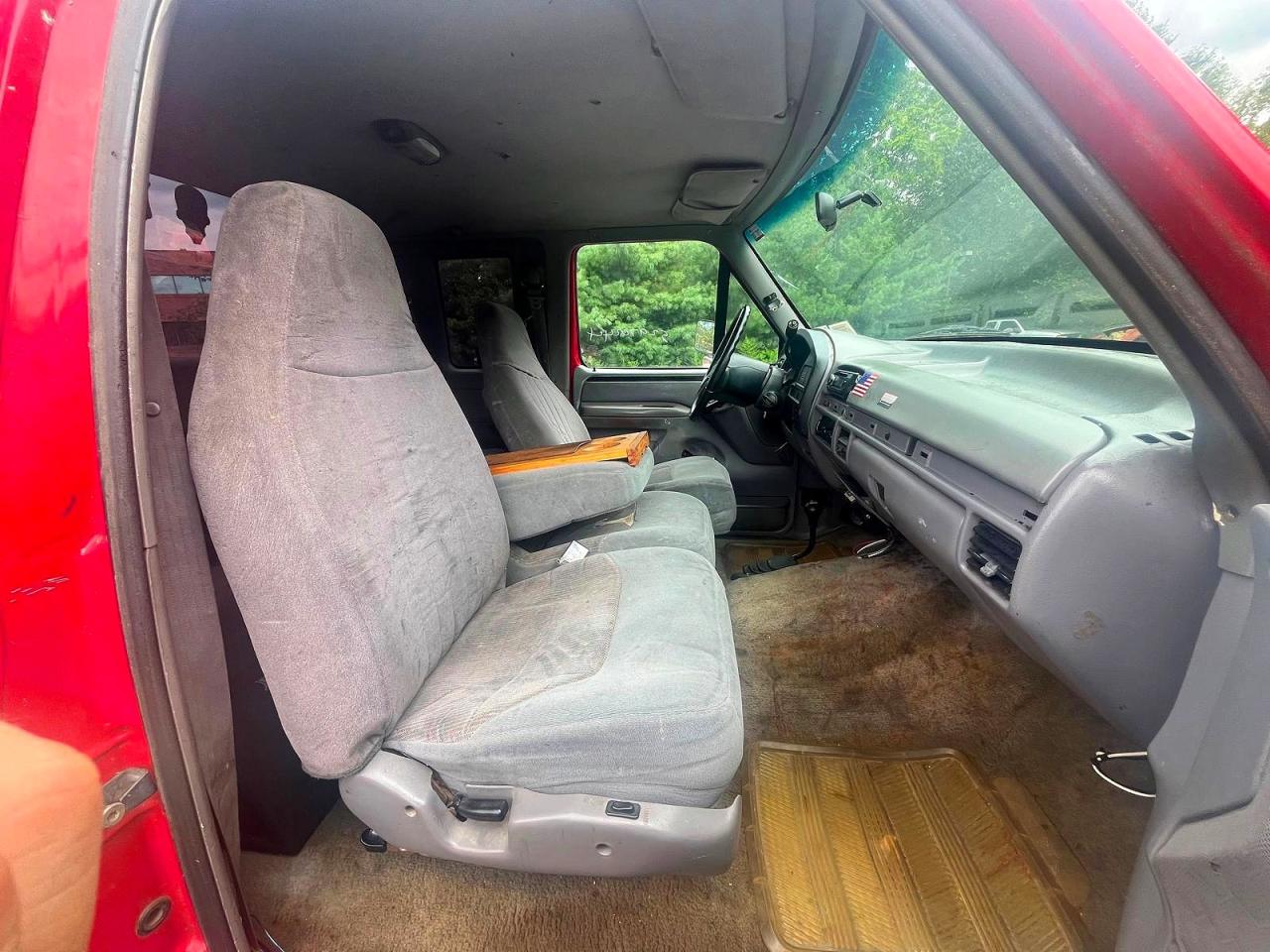 1997 Ford F250 Two Tone vin: 1FTHX26H8VEC43508