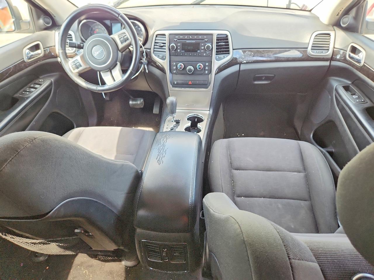 2012 Jeep Grand Cherokee Laredo White vin: 1C4RJFAG8CC250561