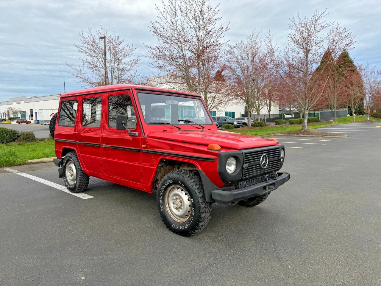 1982 Mercedes Benz 300 Red vin: 46023117014409