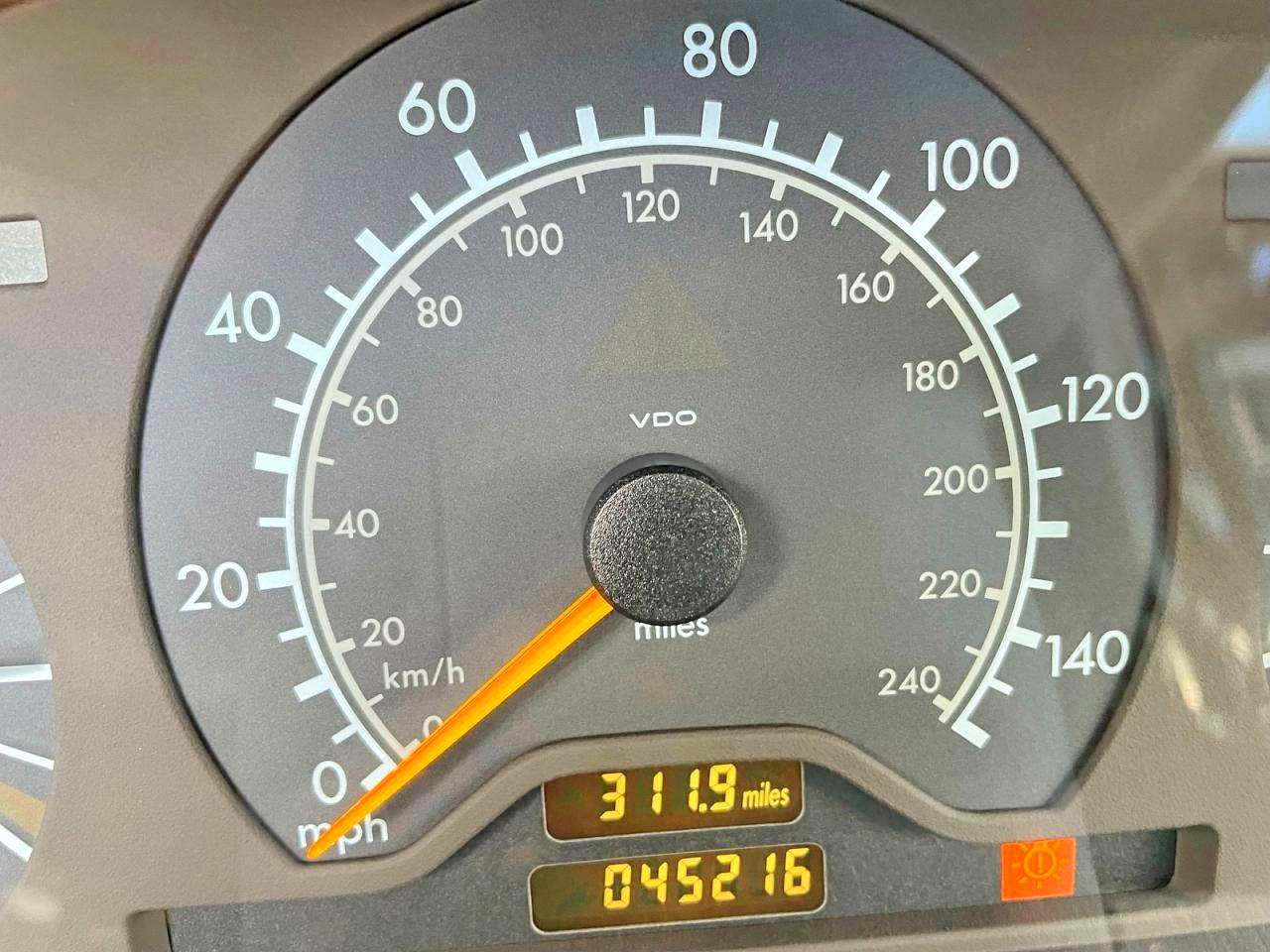 1998 Mercedes-benz C 230 Black vin: WDBHA23G8WA555882