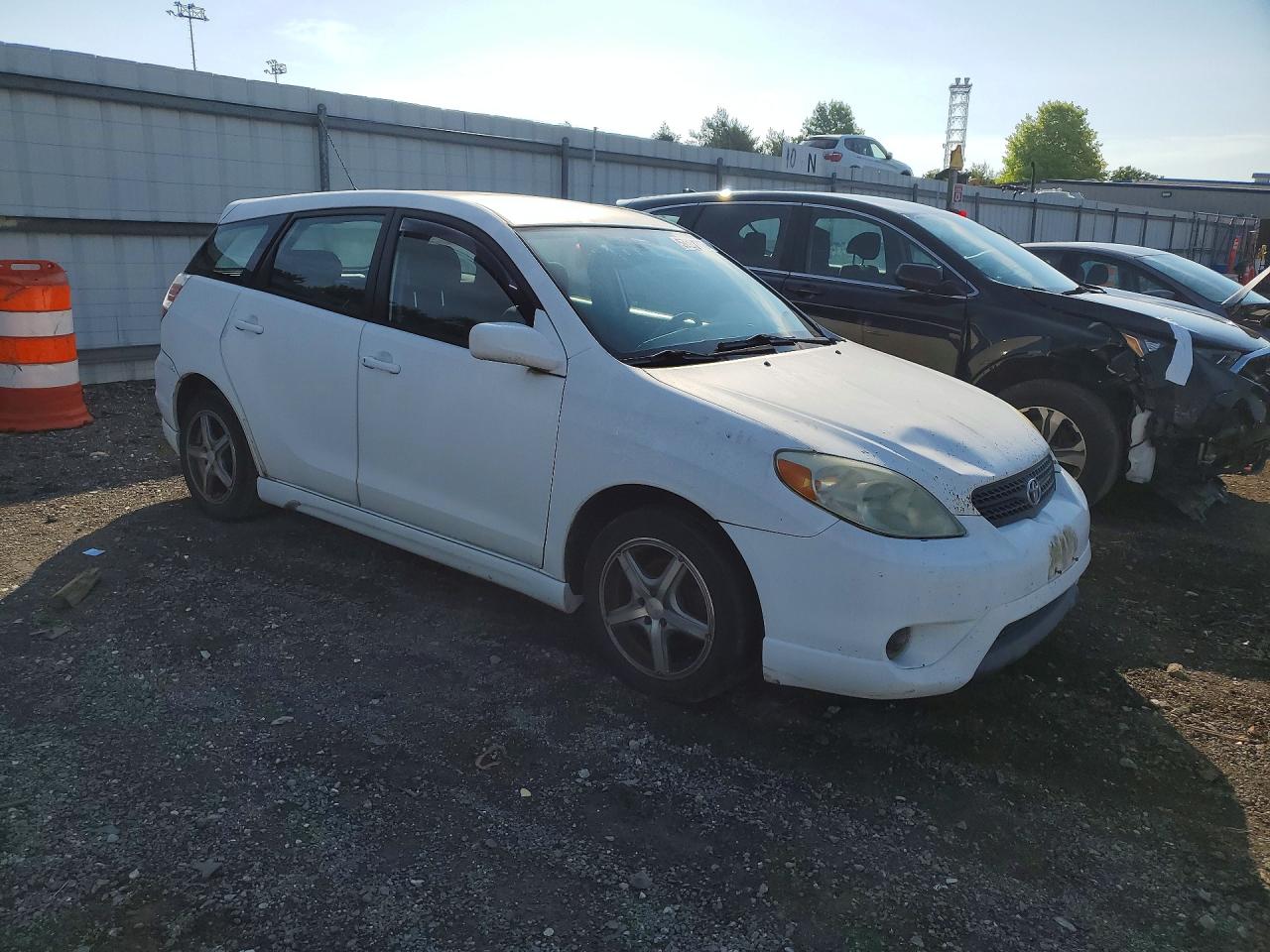 2006 Toyota Corolla Matrix Xr White vin: 2T1KR32E36C590444