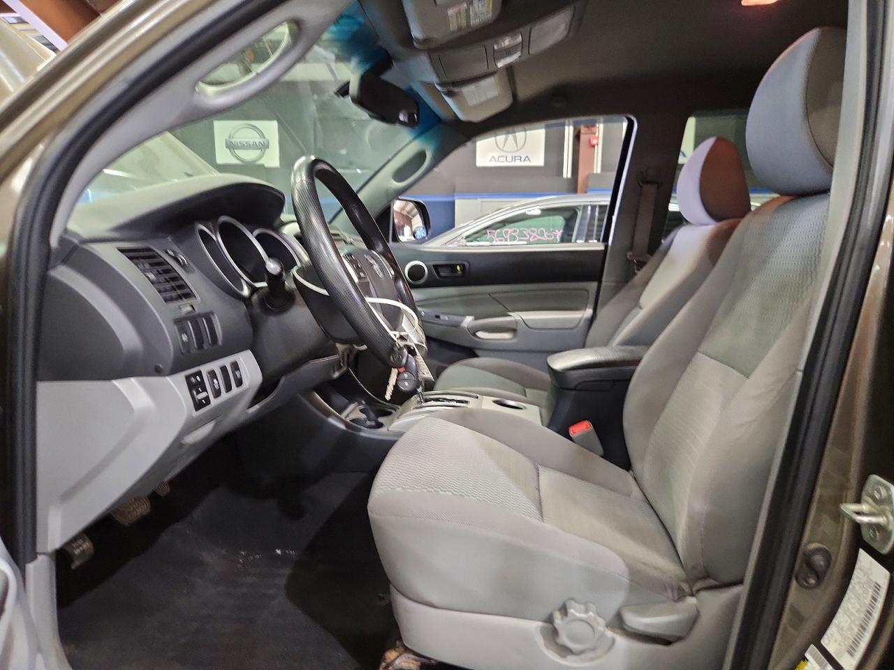 2013 Toyota Tacoma Double Cab Gray vin: 3TMLU4EN2DM127347