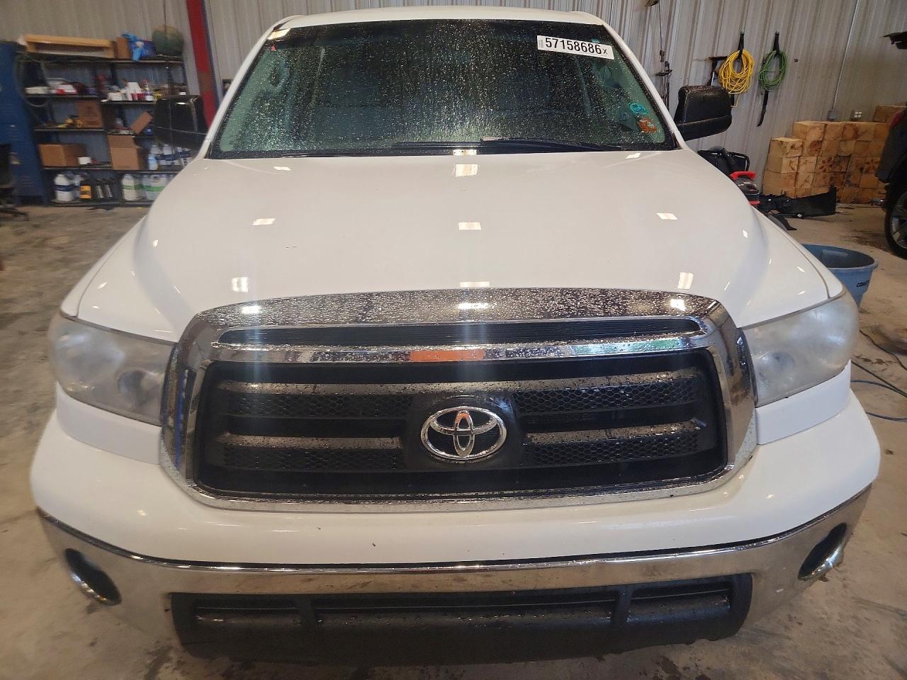 2010 Toyota Tundra Crewmax Sr5 White vin: 5TFDW5F19AX151943