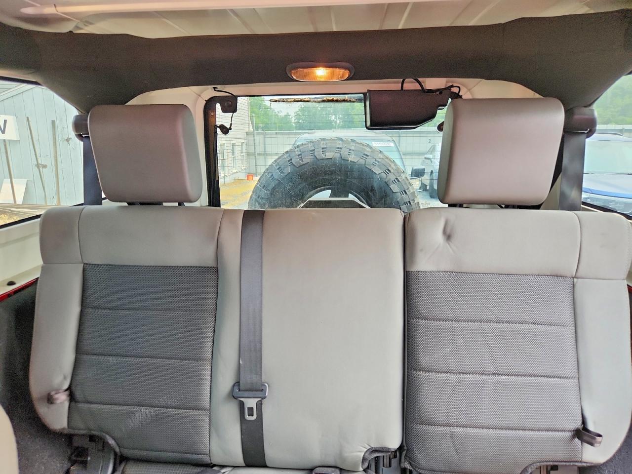 2010 Jeep Wrangler Unlimited Sport Red vin: 1J4BA3H16AL217440