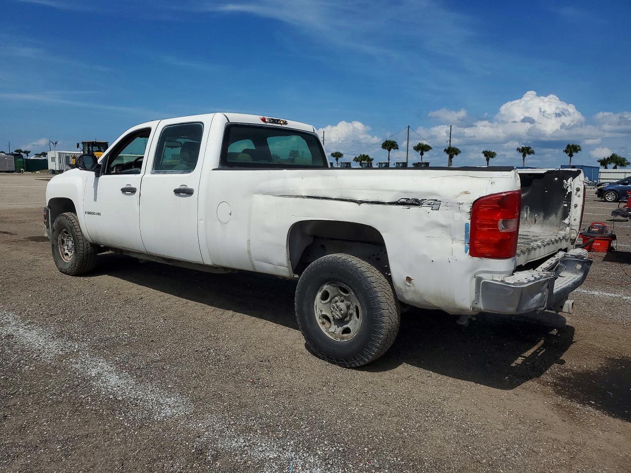 2007 Chevrolet Silverado K2500 Heavy Duty Белый vin: 1GCHK23K57F530901