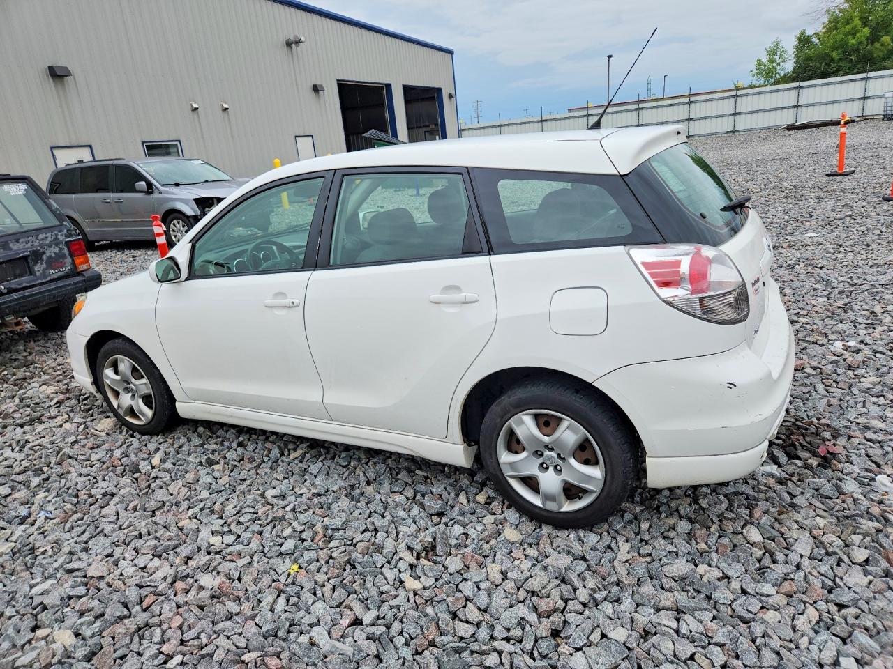 2008 Toyota Matrix Xr White vin: 2T1KR32E78C699704