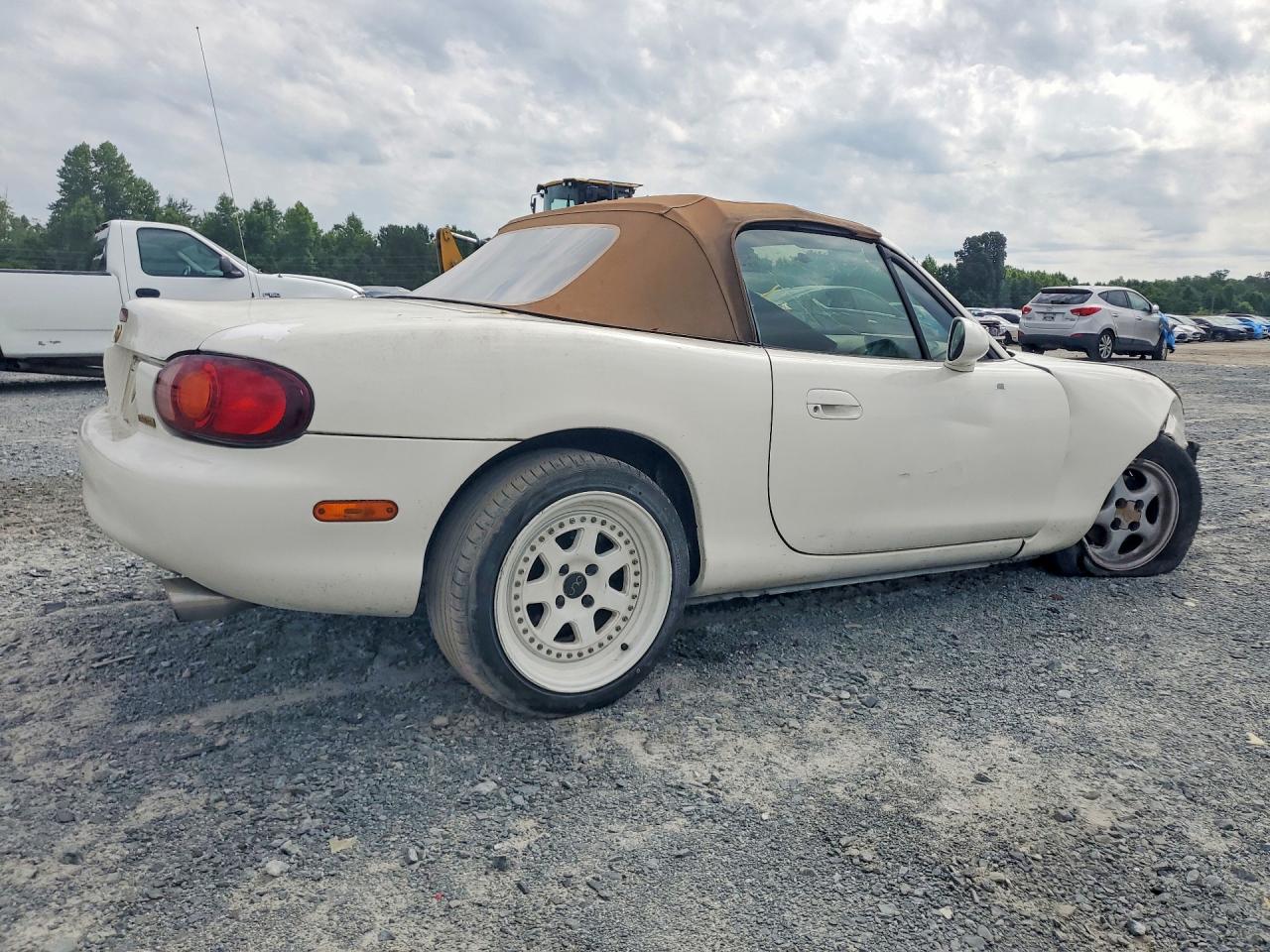 1999 Mazda Mx-5 Miata White vin: JM1NB3535X0109472