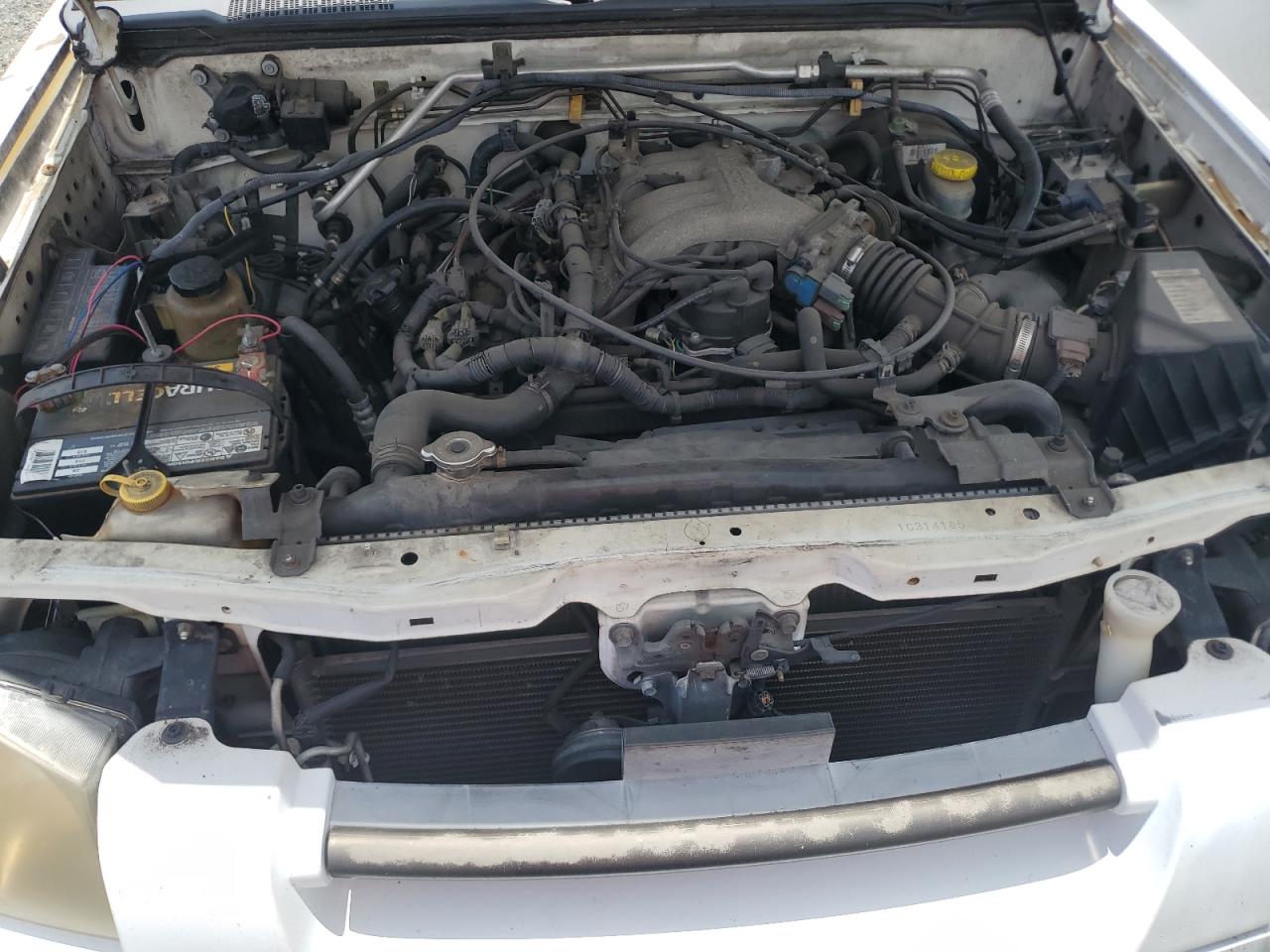 2001 Nissan Frontier Xe Белый vin: 1N6ED27T21C314185