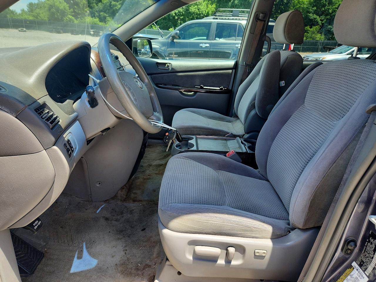2006 Toyota Sienna Le 7 Passenger Blue vin: 5TDZA23C96S453108