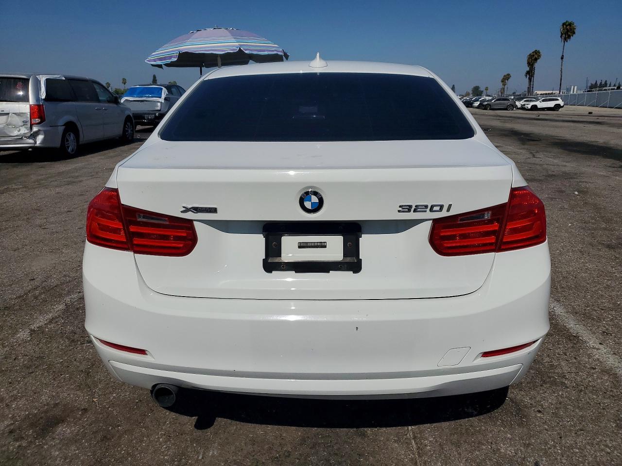 2014 Bmw 320 I Xdrive Белый vin: WBA3C3G55ENS67438