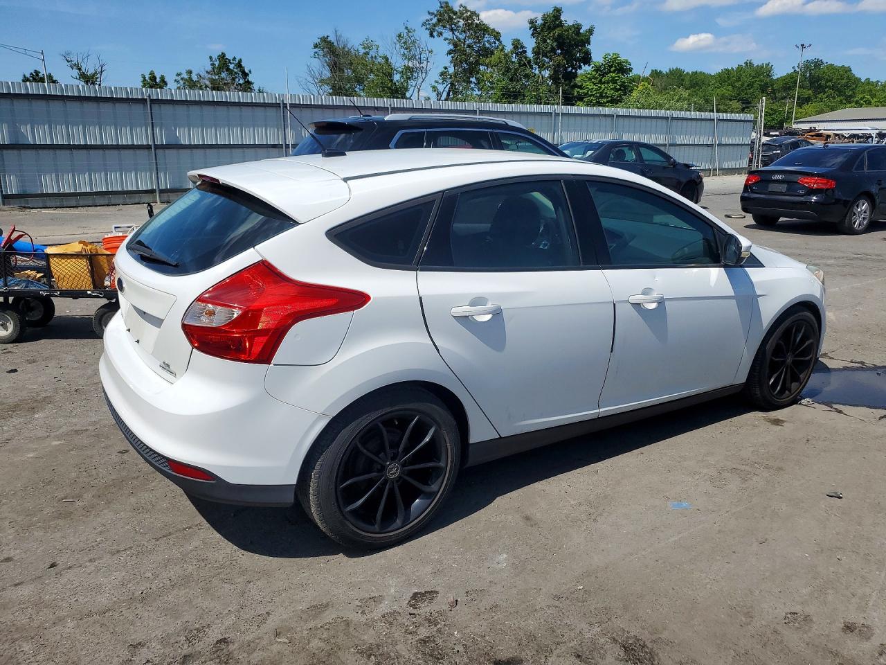 2014 Ford Focus Se White vin: 1FADP3K24EL334797