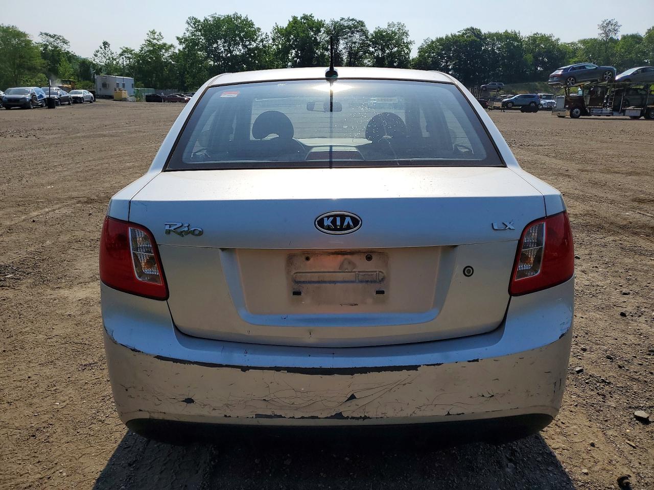 2010 Kia Rio Base Silver vin: KNADH4A30A6668676
