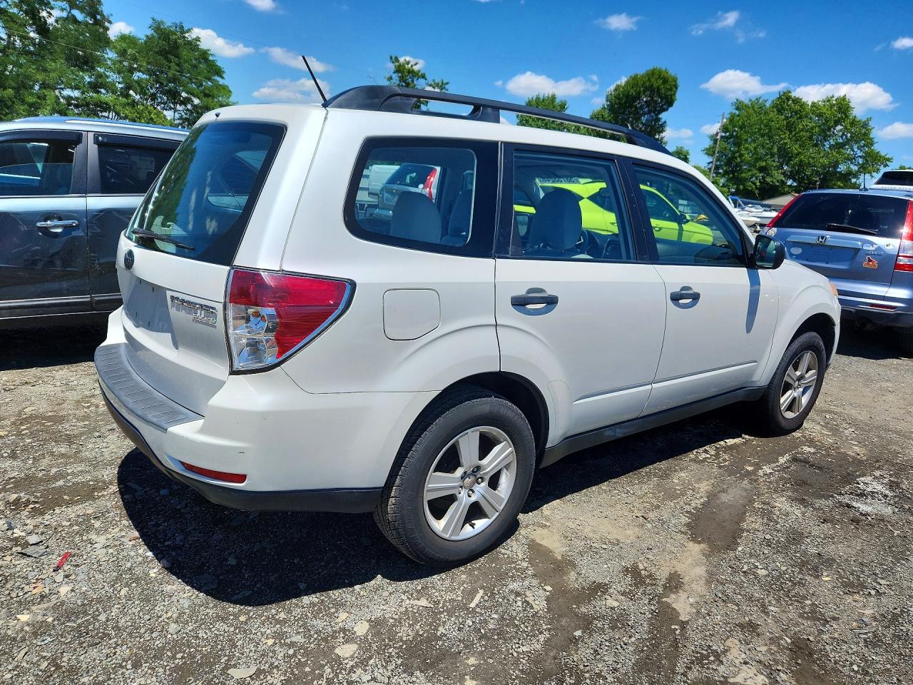 2012 Subaru Forester 2.5x White vin: JF2SHABC0CH439687