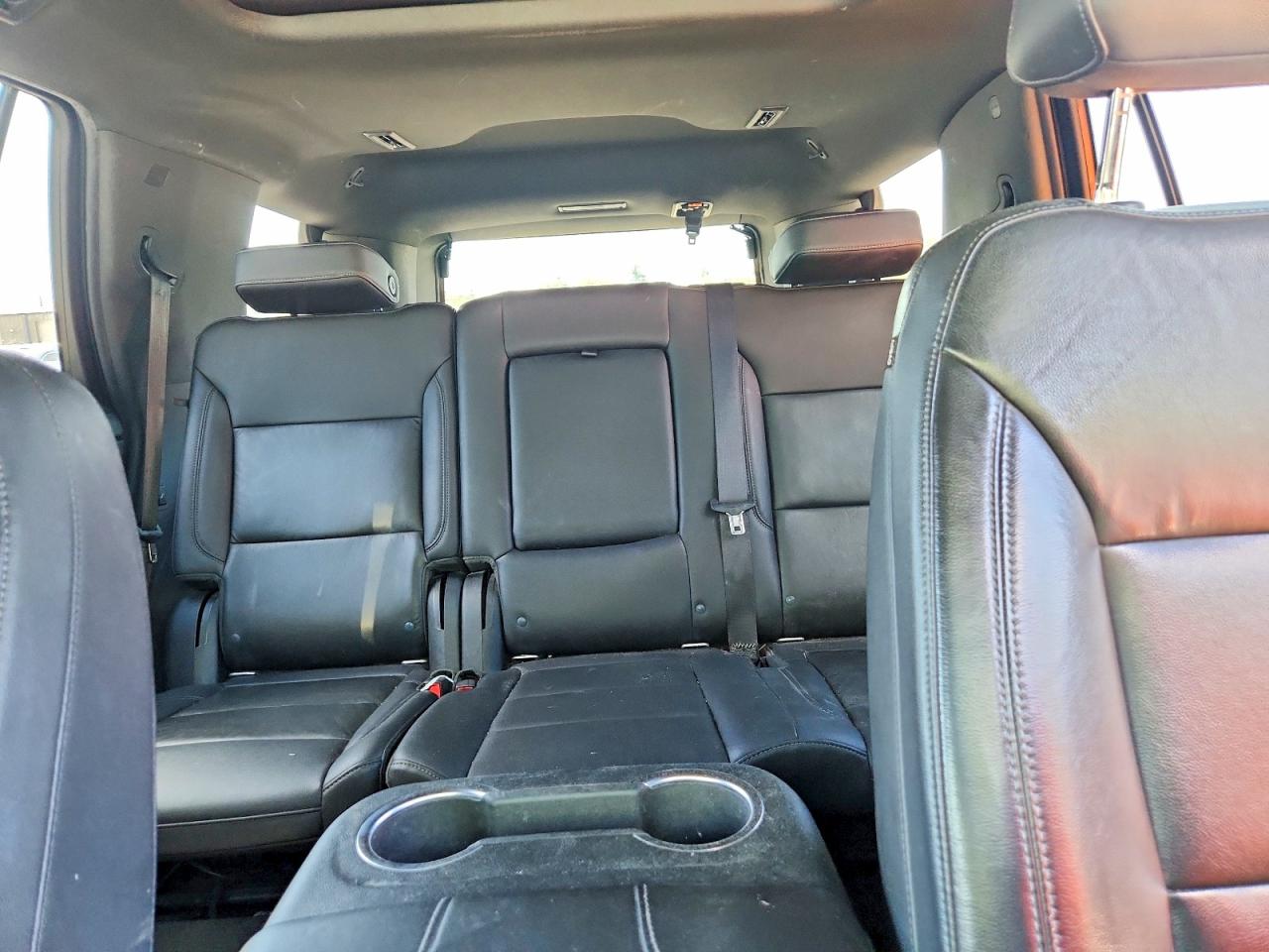 2021 Chevrolet Tahoe K1500 Z71 White vin: 1GNSKPKD8MR105518