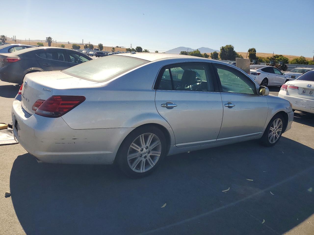 2009 Toyota Avalon Limited Silver vin: 4T1BK36B49U328925