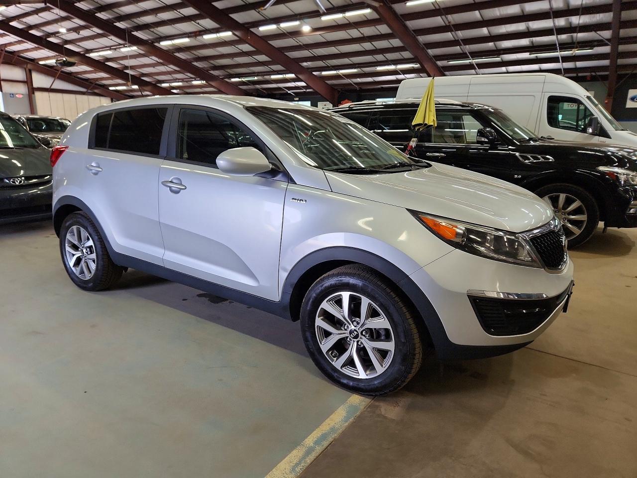 2016 Kia Sportage Lx Silver vin: KNDPBCAC8G7832304