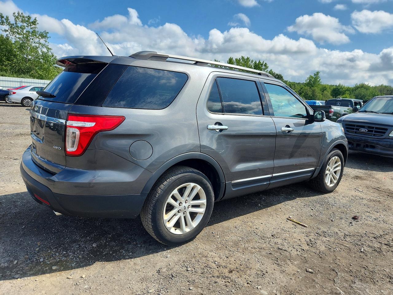 2015 Ford Explorer Xlt Серый vin: 1FM5K8D87FGC43976