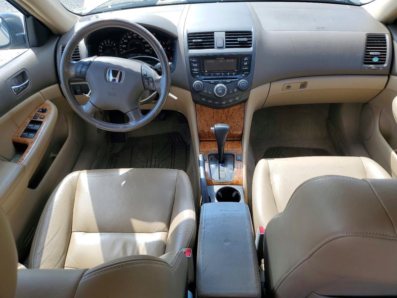2005 Honda Accord Hybrid Gold vin: JHMCN36445C014837