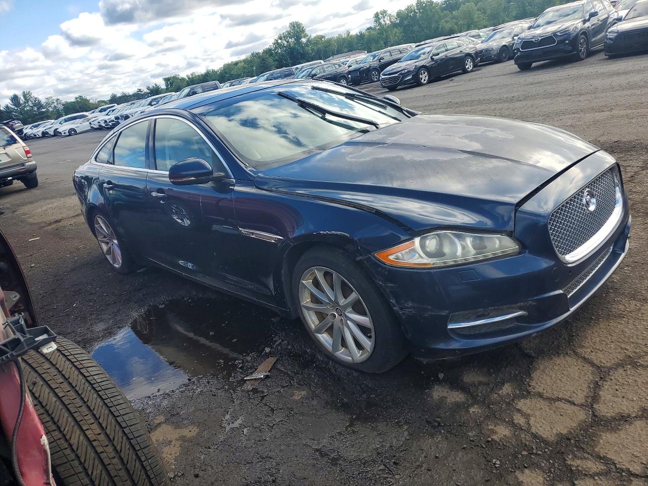 2011 Jaguar Xj Blue vin: SAJWA1CBXBLV12720