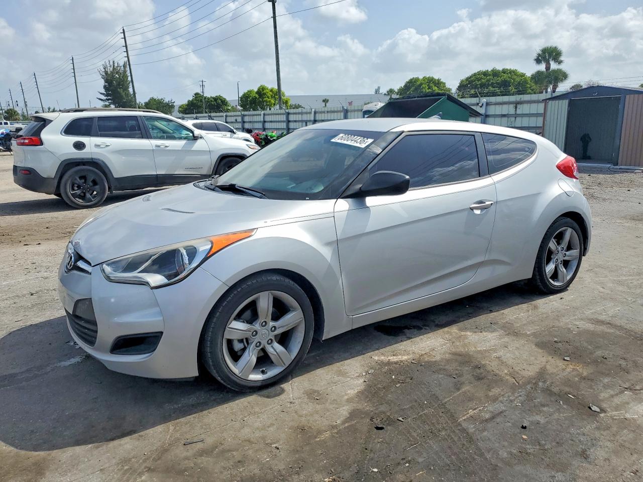 2015 Hyundai Veloster Base Silver vin: KMHTC6AD1FU228546