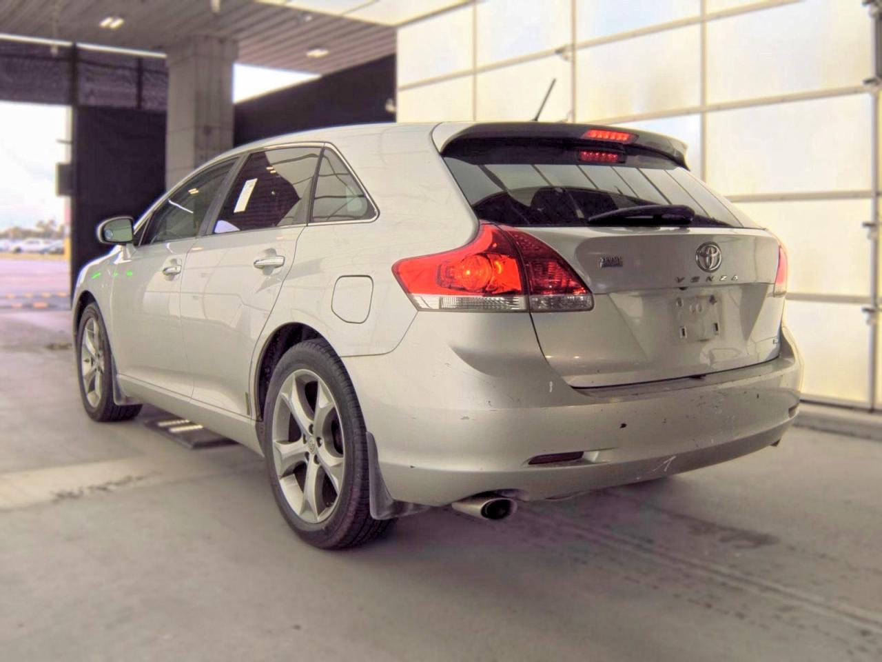 2010 Toyota Venza Awd V6 Silver vin: 4T3BK3BB2AU041228