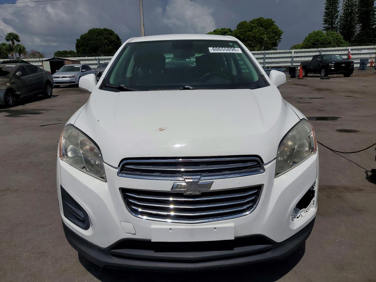 2015 Chevrolet Trax Ls White vin: KL7CJKSB0FB127281