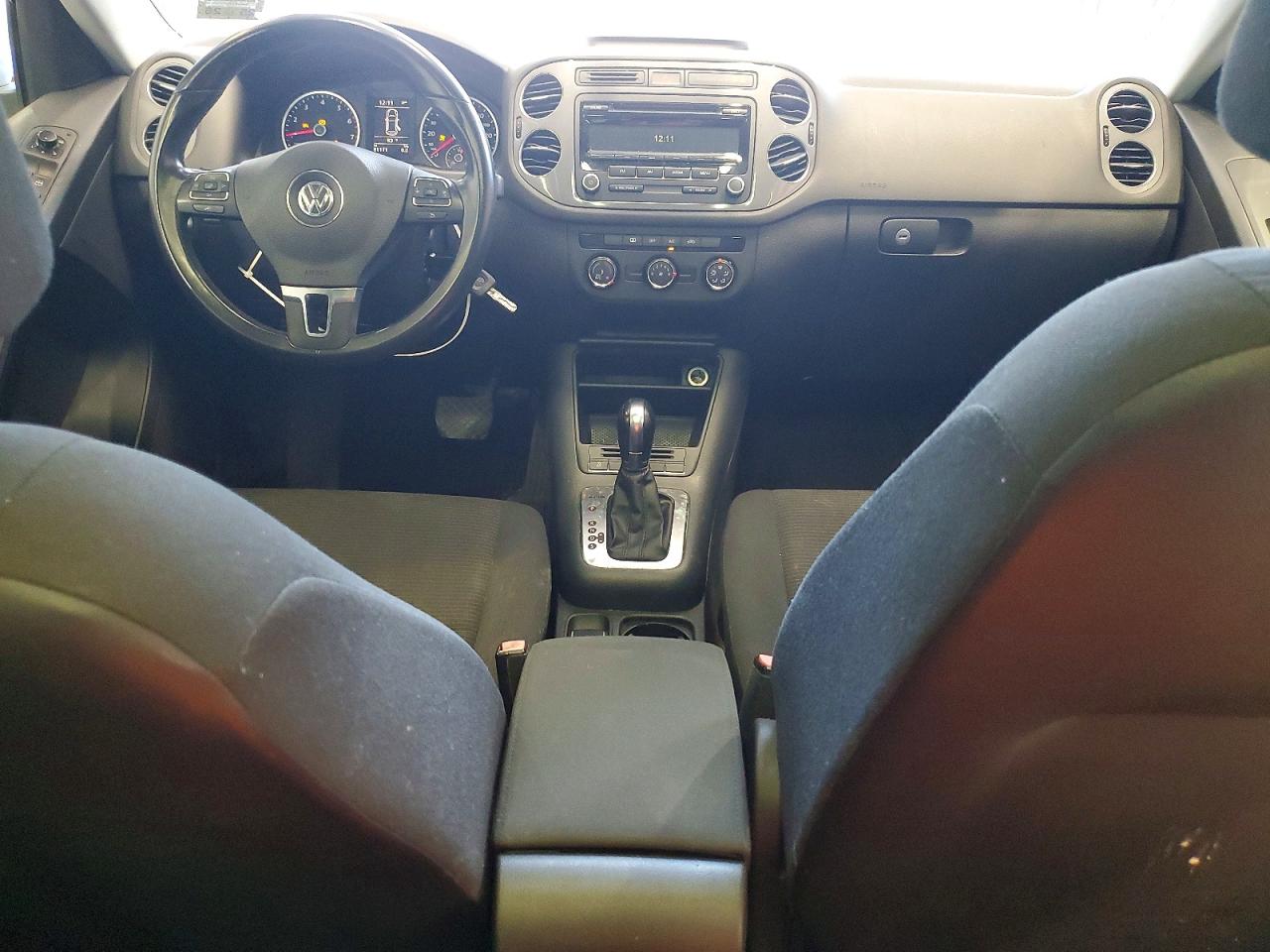 2013 Volkswagen Tiguan S Silver vin: WVGBV3AX2DW578185