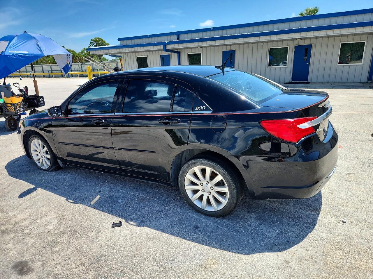 2013 Chrysler 200 Touring Black vin: 1C3CCBBG6DN746864