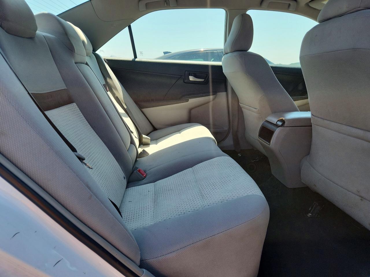 2012 Toyota Camry Le White vin: 4T1BF1FK2CU530971