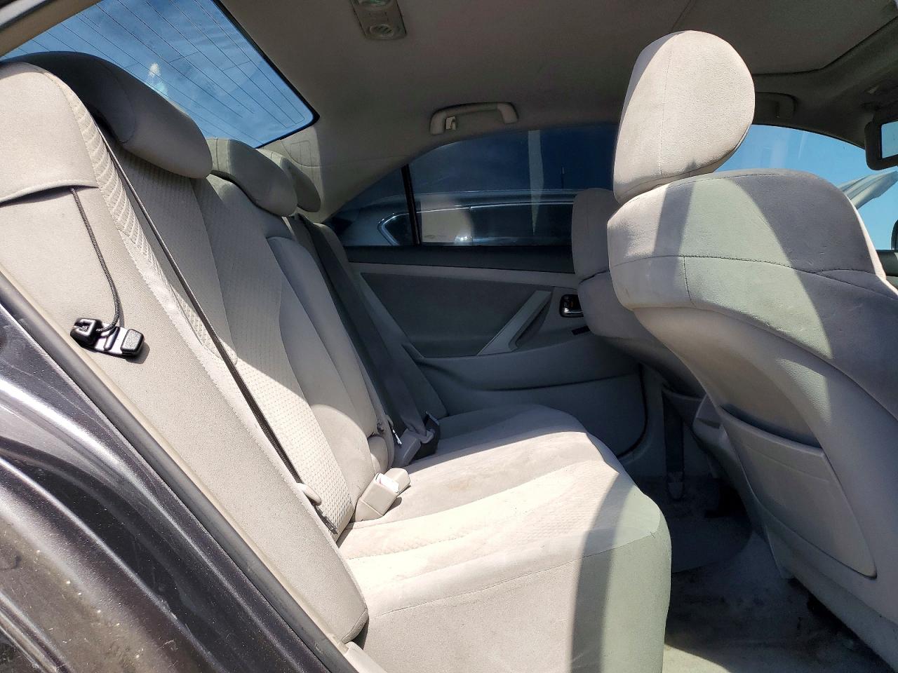 2007 Toyota Camry Le Gray vin: JTNBE46K973058168