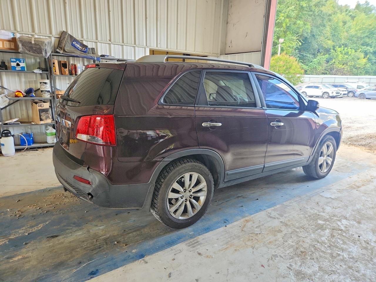2011 Kia Sorento Lx Темно-бордовый vin: 5XYKT4A27BG091174