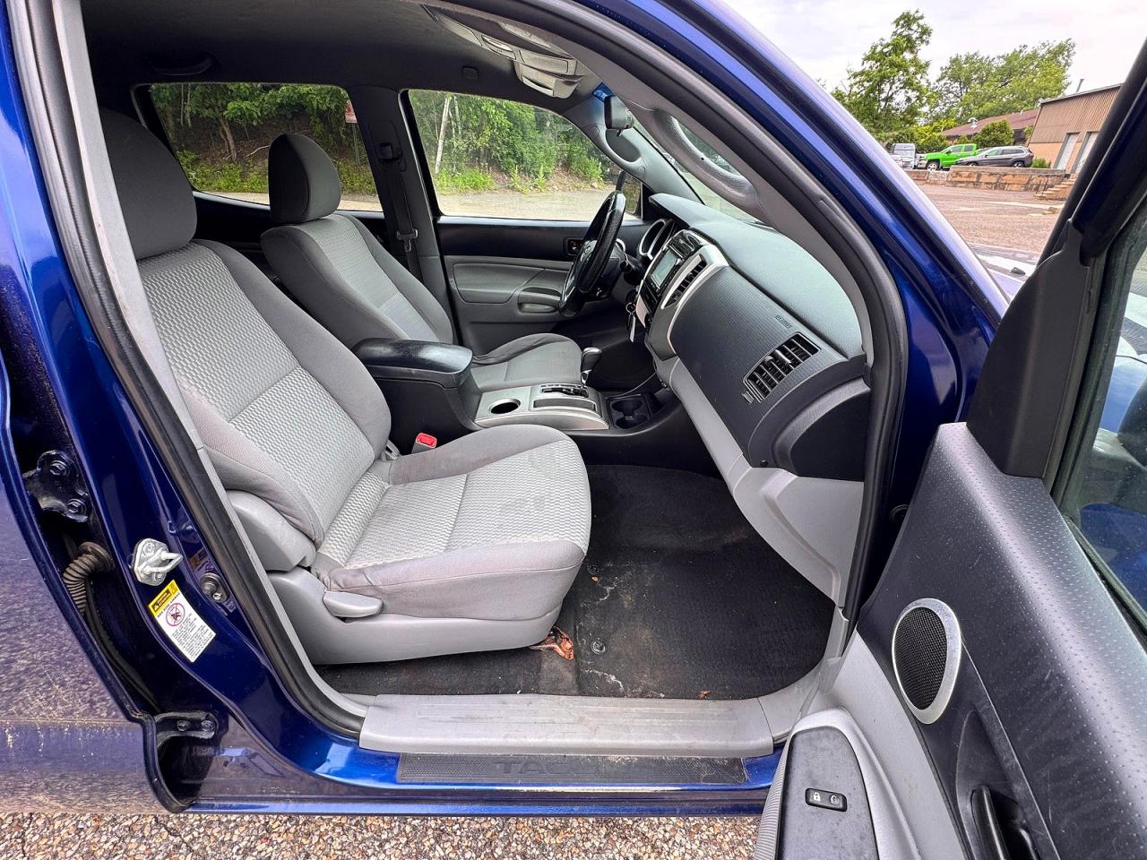 2015 Toyota Tacoma V6 Blue vin: 3TMLU4EN6FM200996