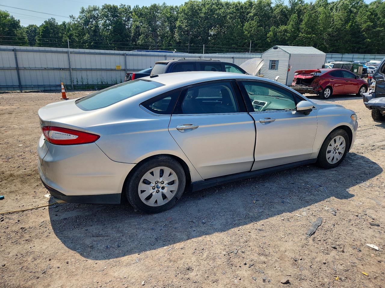 2013 Ford Fusion S Silver vin: 3FA6P0G73DR138572
