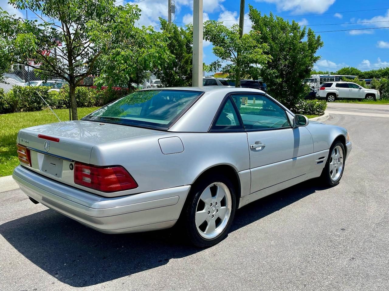 2000 Mercedes-benz Sl 500 Silver vin: WDBFA68F7YF191586