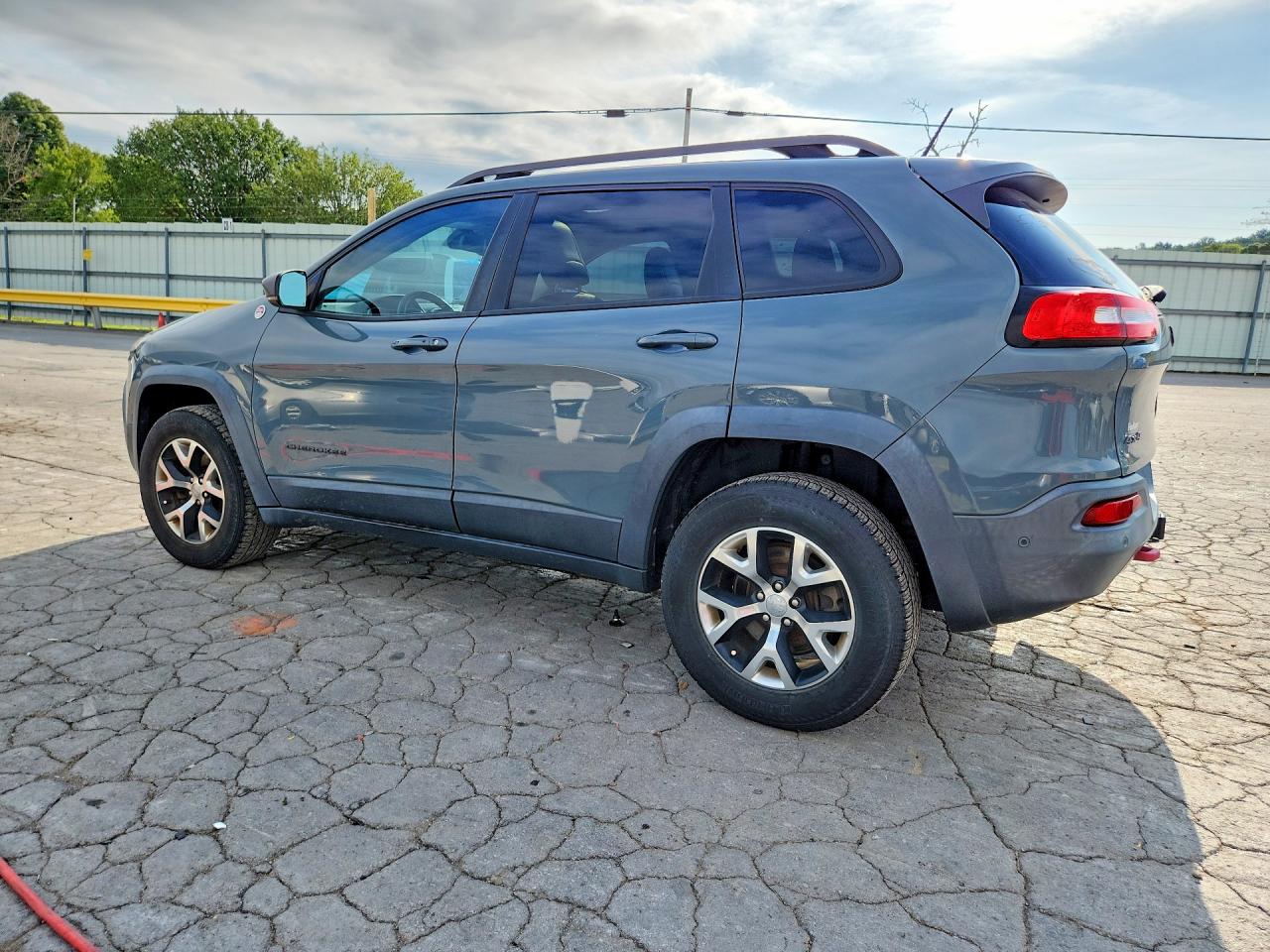 2014 Jeep Cherokee Trailhawk Blue vin: 1C4PJMBS2EW171094