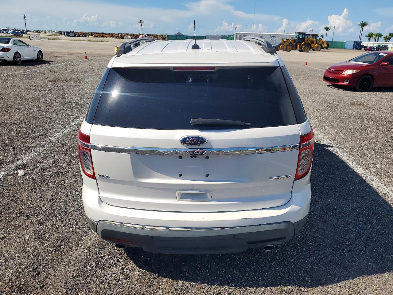 2013 Ford Explorer Xlt White vin: 1FM5K7D86DGA86819