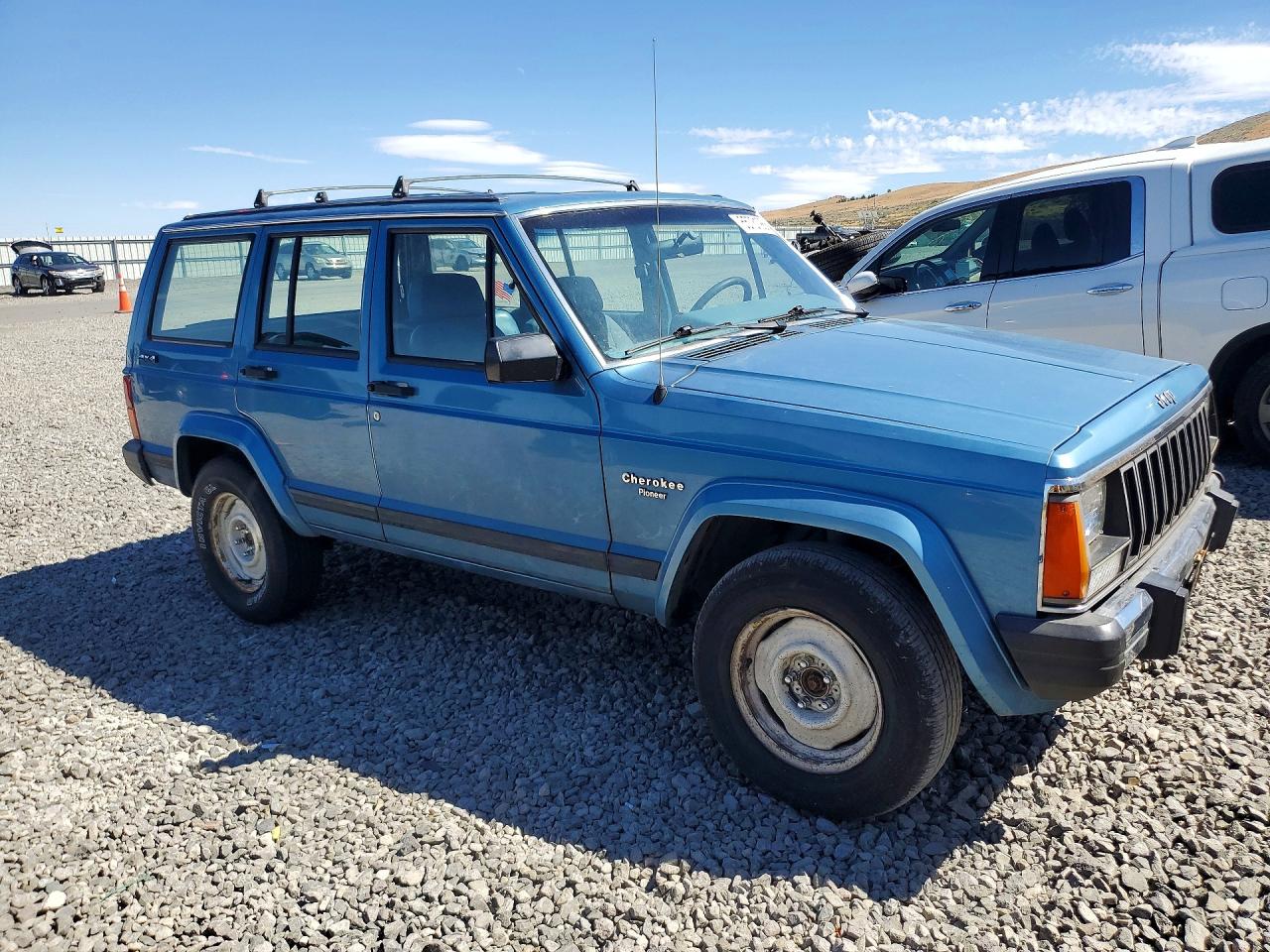 1986 Jeep Cherokee Pioneer Blue vin: 1JCWL782XGT145215