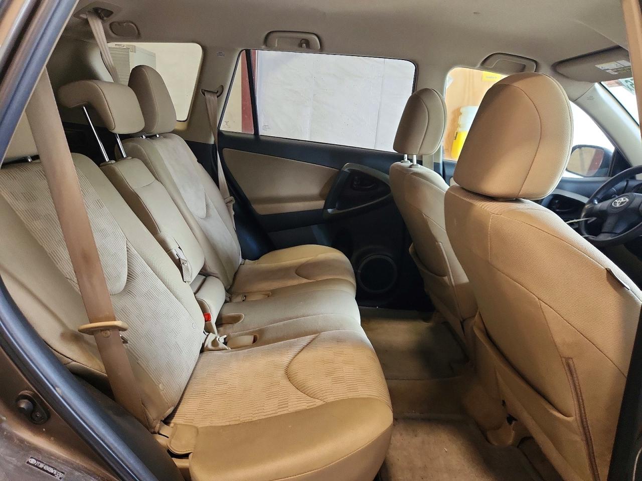 2011 Toyota Rav4 Base Tan vin: 2T3BF4DV0BW161760