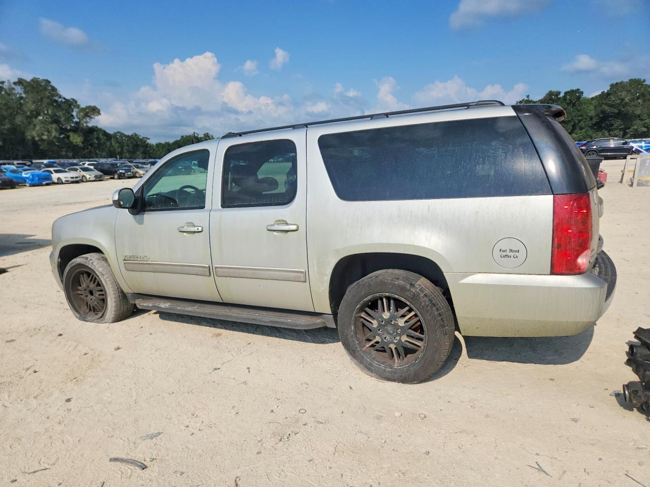2011 Gmc Yukon Xl C1500 Sle Silver vin: 1GKS1HE06BR164465