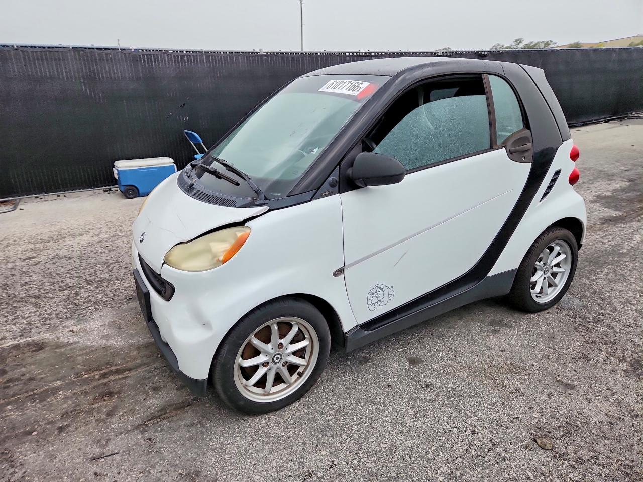 2009 Smart Fortwo Pure Белый vin: WMEEJ31X39K210210
