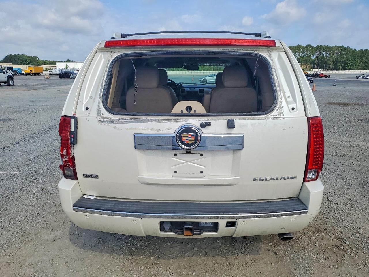 2012 Cadillac Escalade Luxury Бежевый vin: 1GYS3BEF3CR321291