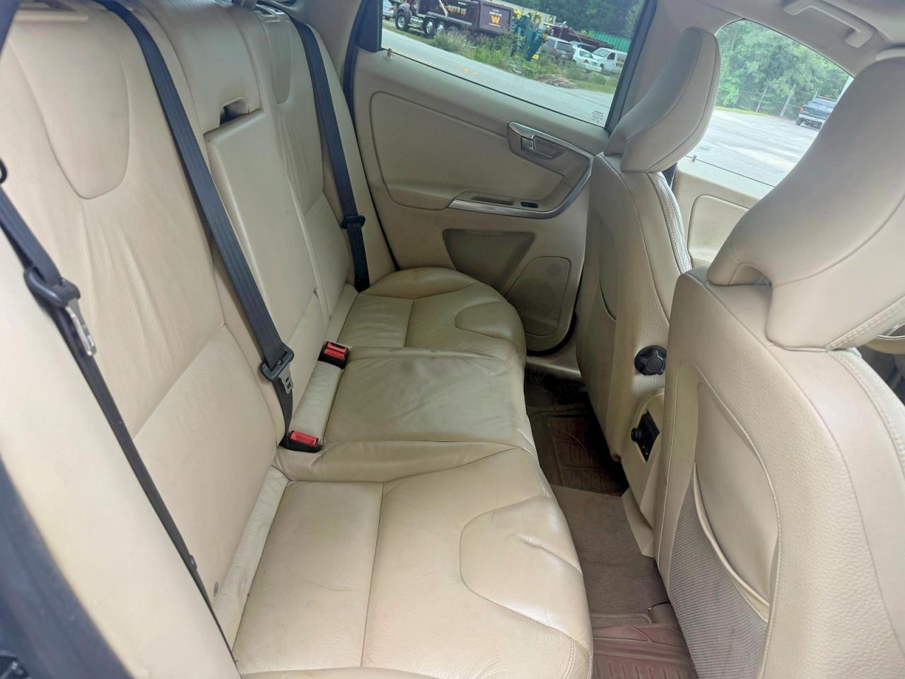2012 Volvo Xc60 3.2 Серебряный vin: YV4940DZ4C2317578