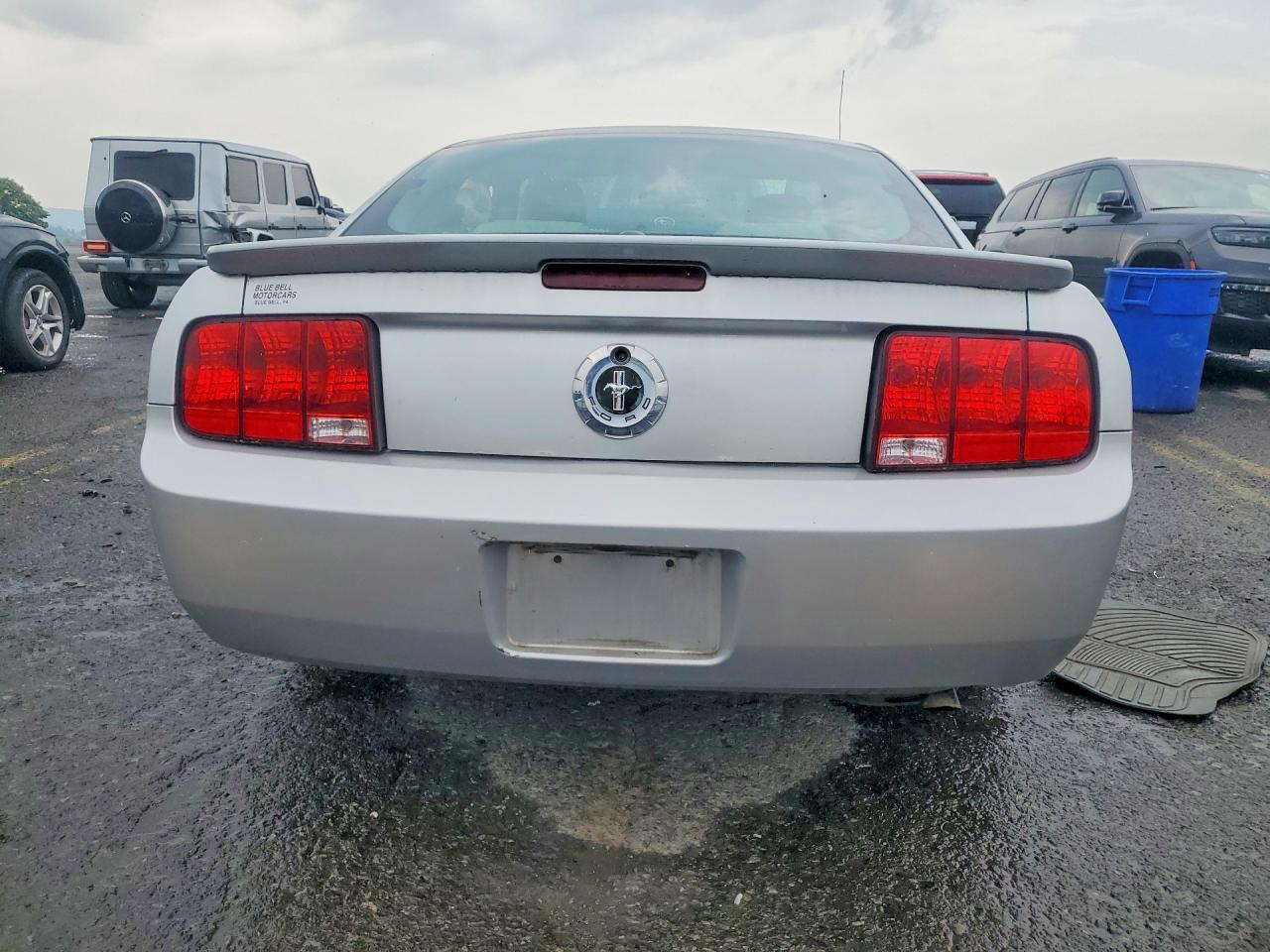 2009 Ford Mustang Gray vin: 1ZVHT80N895104804