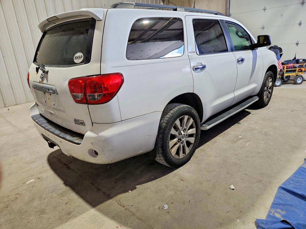 2010 Toyota Sequoia Limited White vin: 5TDJY5G17AS027803