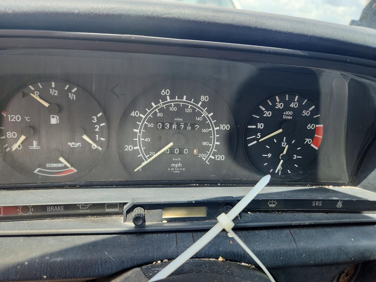 1986 Mercedes-benz 190 E 2.3 Silver vin: WDBDA24D5GF222997