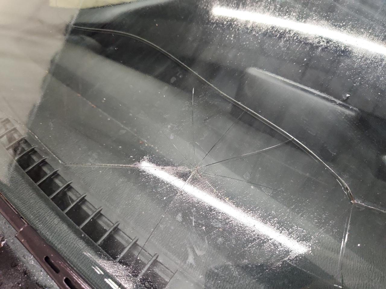 2018 Toyota Yaris Ia Base White vin: 3MYDLBYVXJY311299 Damage: Windshield, Broken, Replacement Required