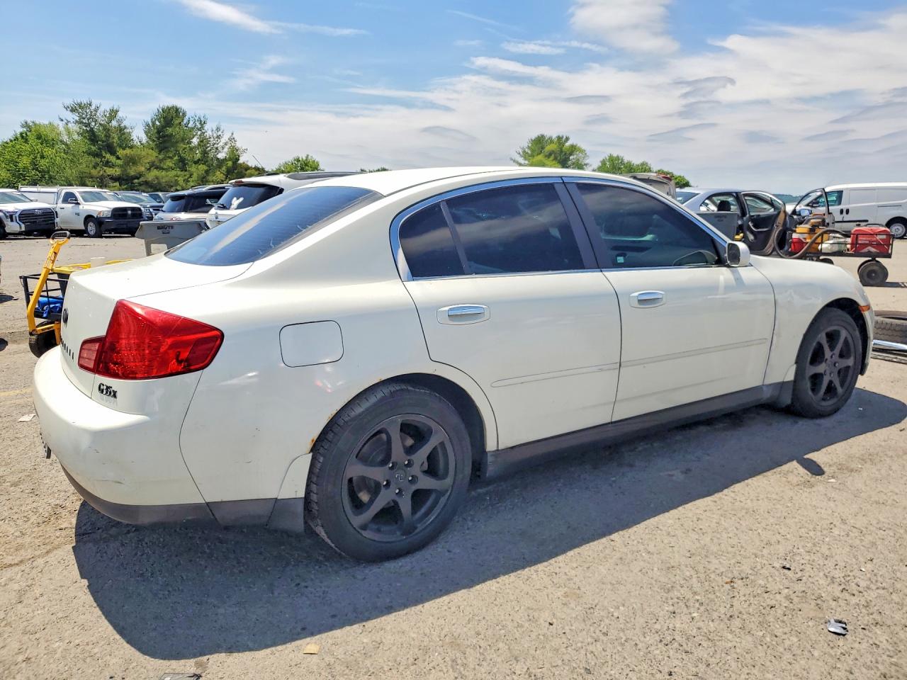 2004 Infiniti G35 Base Белый vin: JNKCV51F94M718464
