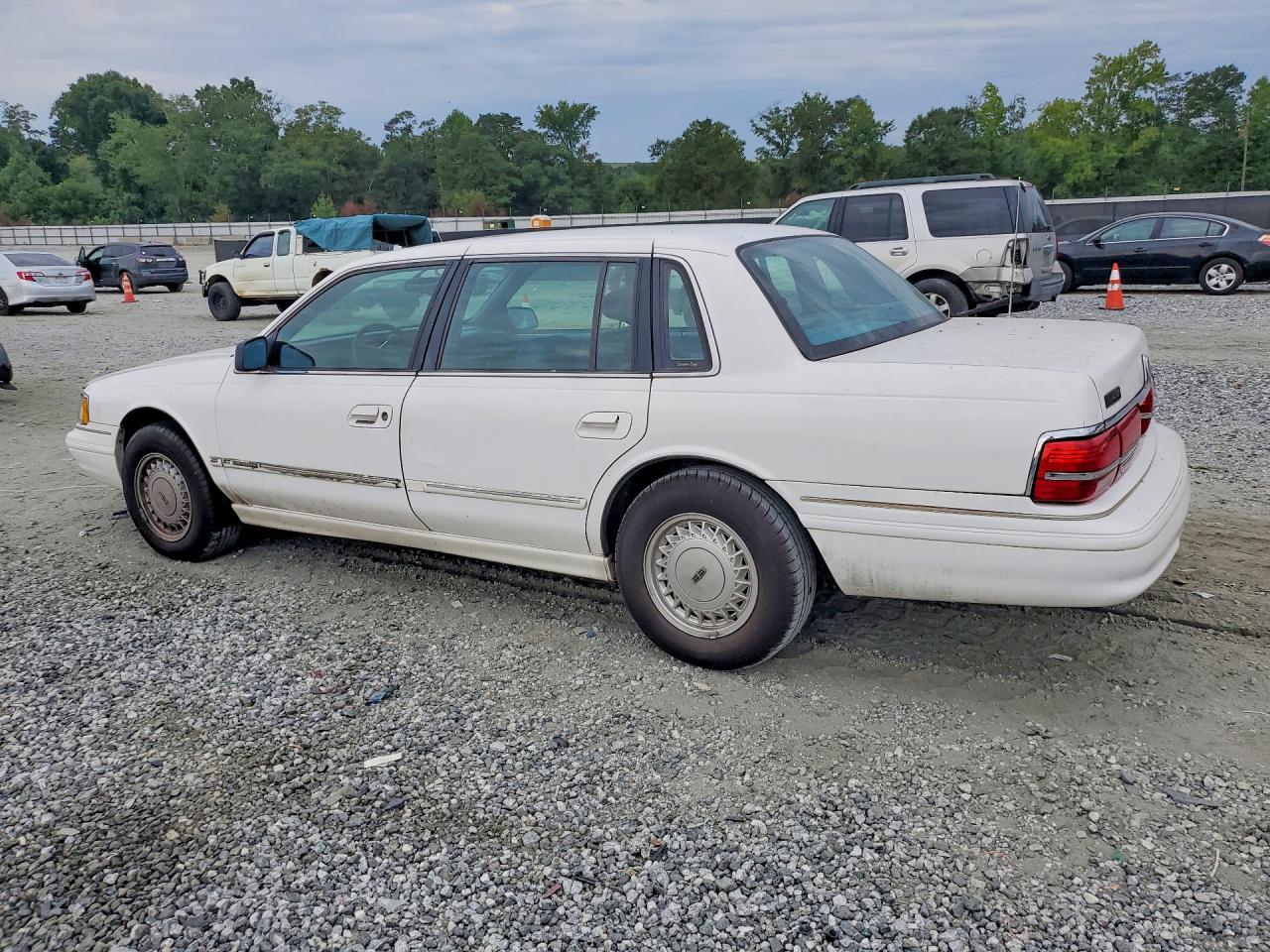 1994 Lincoln Continental Executive White vin: 1LNLM9747RY631711