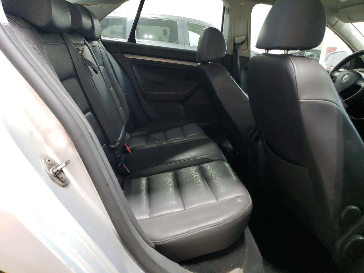 2008 Volkswagen Jetta Wolfsburg Silver vin: 3VWRJ71K68M119836